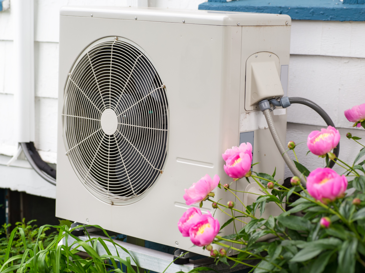 heat pump outside Jacksonville, FL home